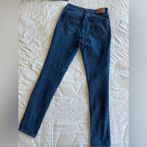 721 High Rise Skinny Levi’s Jeans - Picture 3 of 4